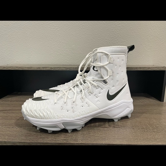 Oregon Ducks Nike Force Savage Elite Rubber Football Cleats Men's